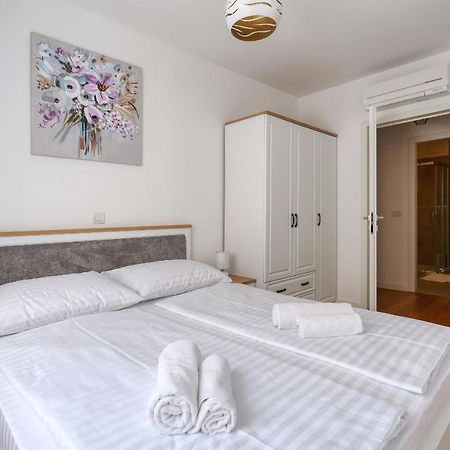 Apartments Luna With Free Parking Задар Экстерьер фото